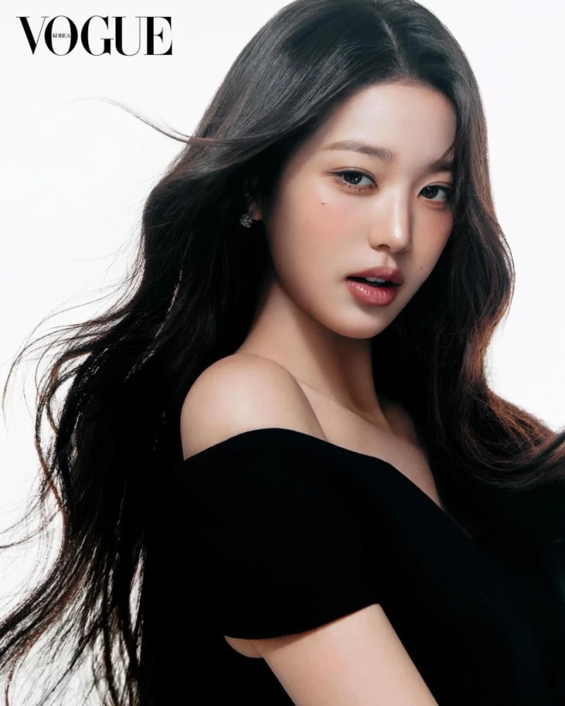 아이브 장원영 화보.JPG