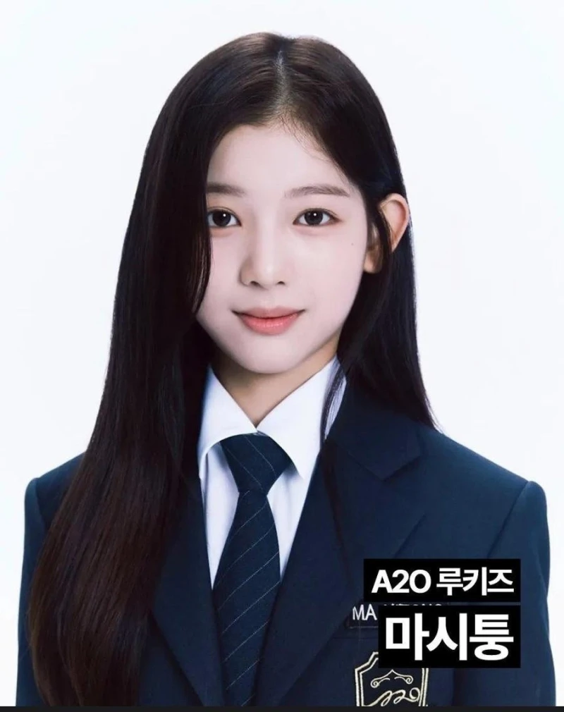 [유머] 이수만 새 회사 여자 연습생들 공개