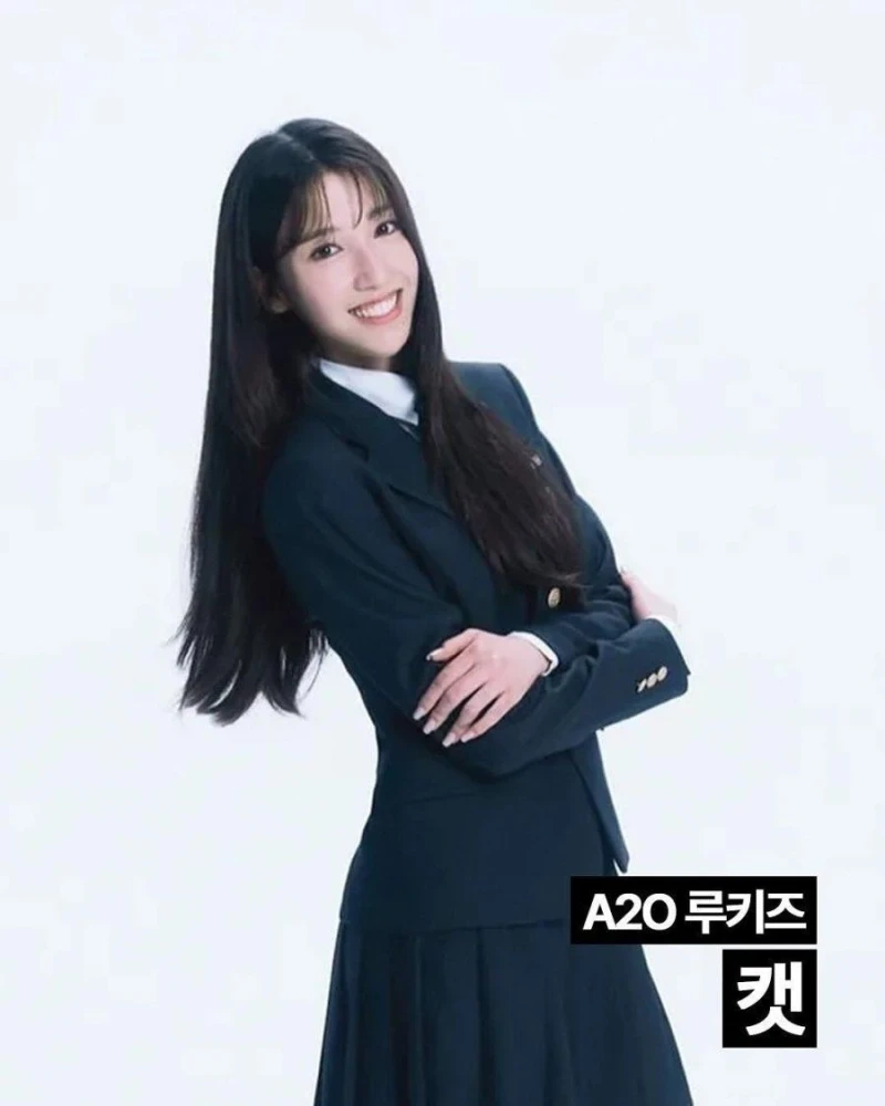 [유머] 이수만 새 회사 여자 연습생들 공개-6