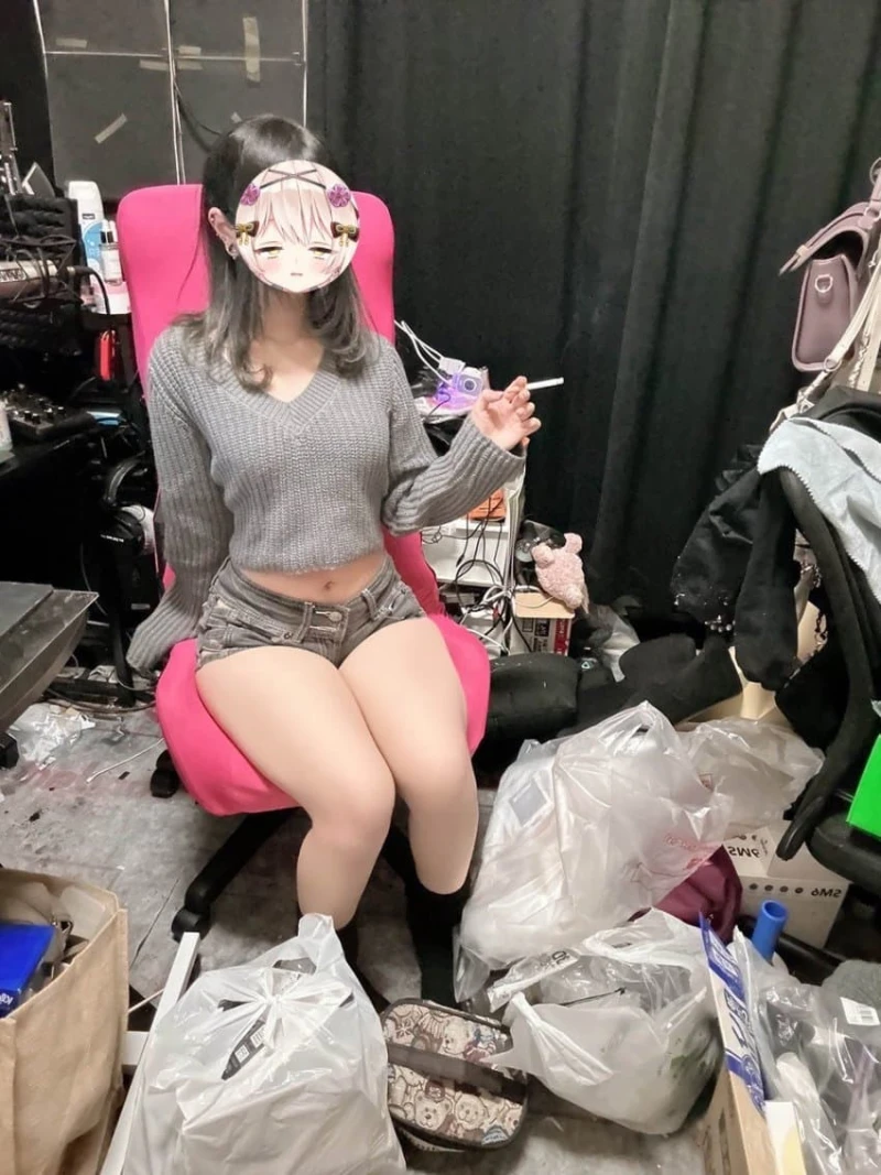약혐 어느 여bj의 방 상태-4