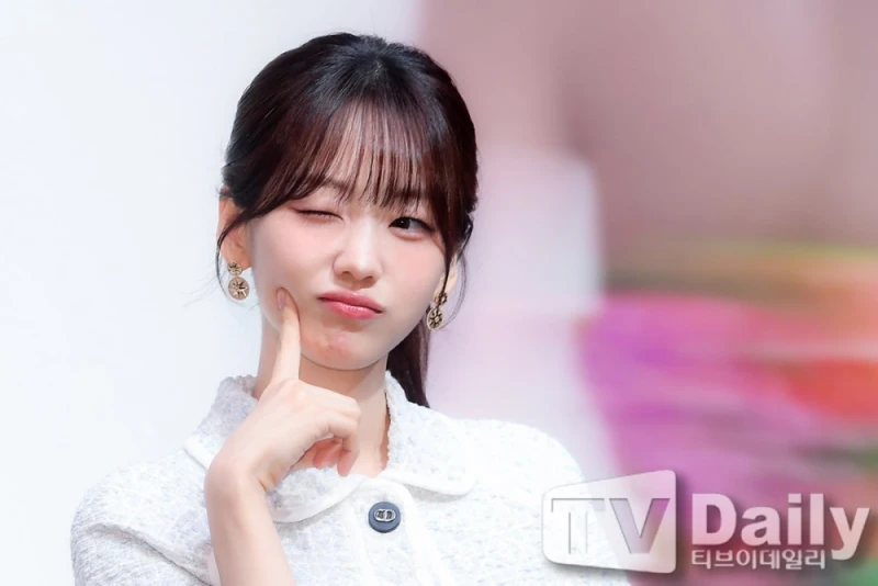 오늘 디올 전시 행사 참여한 연예인들 사진 모음-2