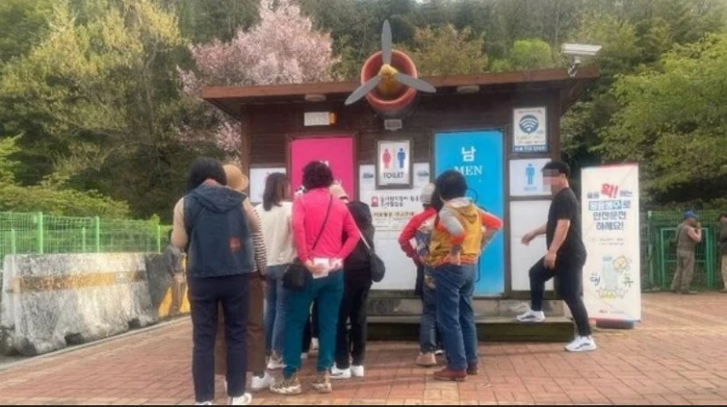 성적 욕망이 없어 처벌 불가 남자 화장실 이용하는 여성들 
