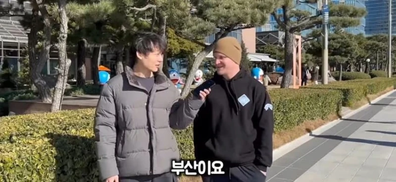 한국 여행중인 외국인들에게 물어본 서울 vs 부산-9