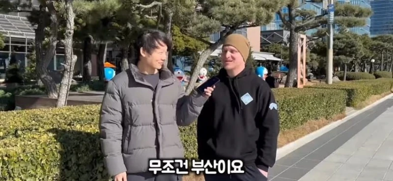 한국 여행중인 외국인들에게 물어본 서울 vs 부산-11