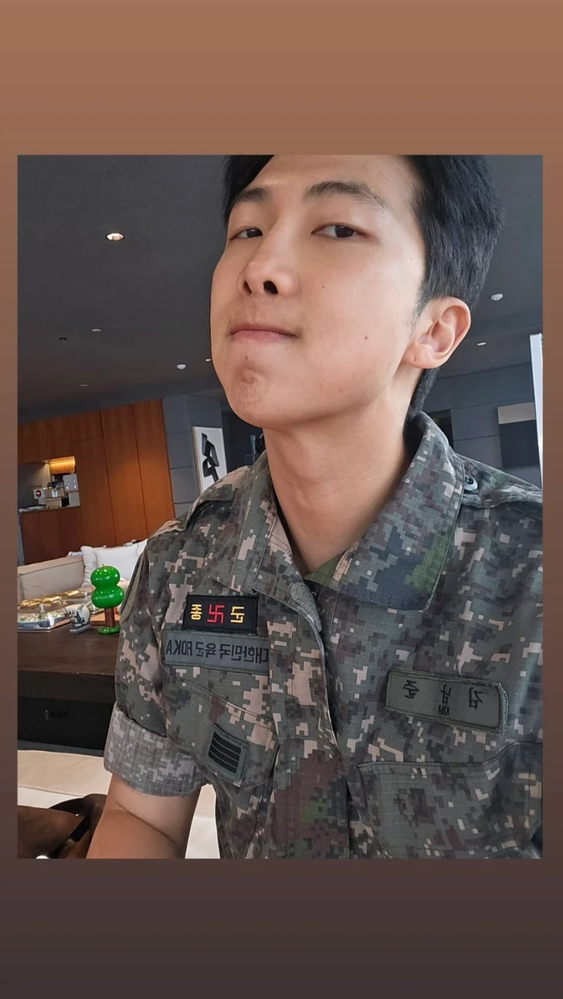 다음주 전역한다는 BTS 멤버 셀카