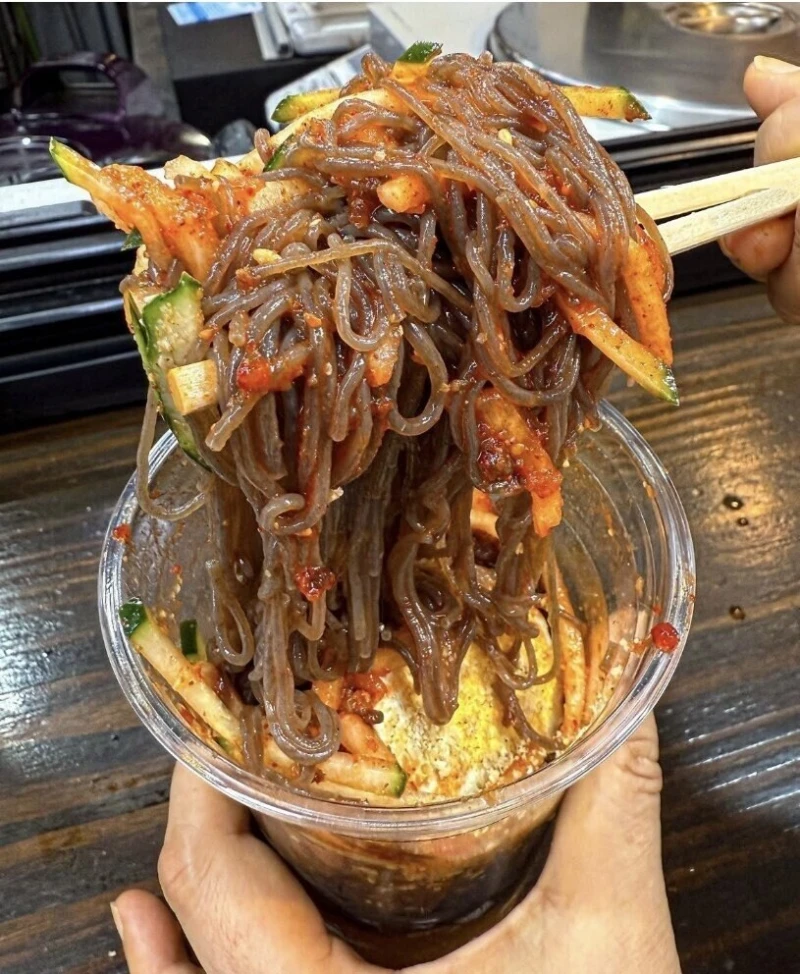 4,000원짜리 컵냉면이라고 함-4