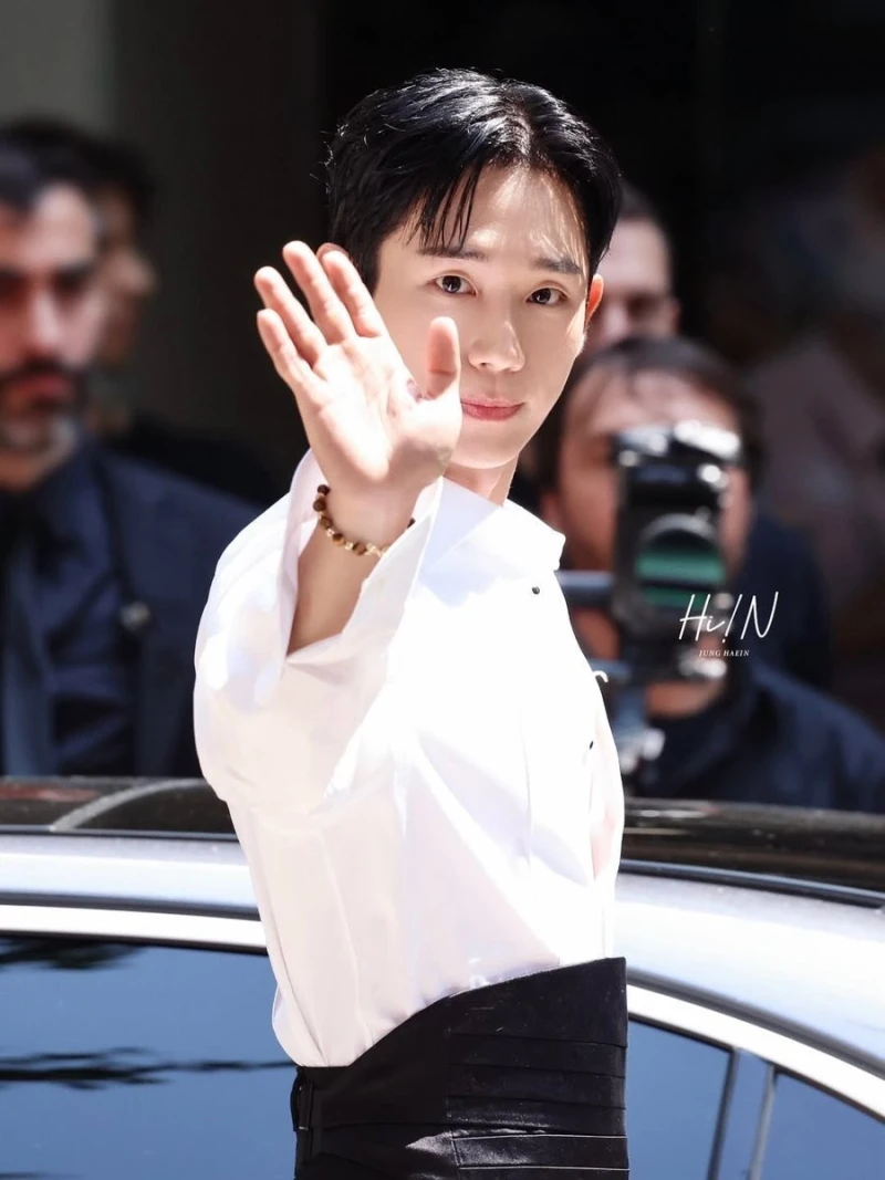 패션쇼 참석한 정해인 근황