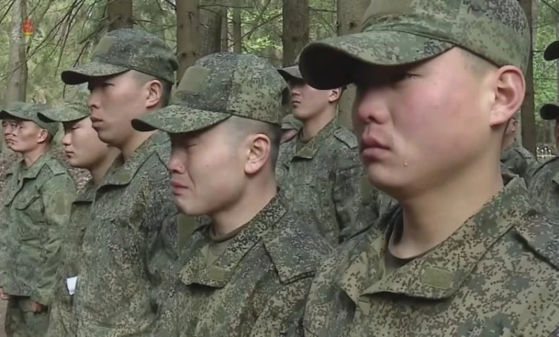 북한, 러시아 파병 군인 전사자들 모습 공개 -24