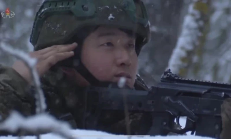 북한, 러시아 파병 군인 전사자들 모습 공개 -25