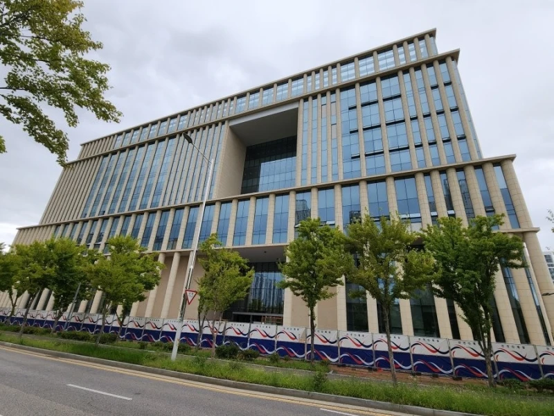 송도 건설중인 기업 사옥들