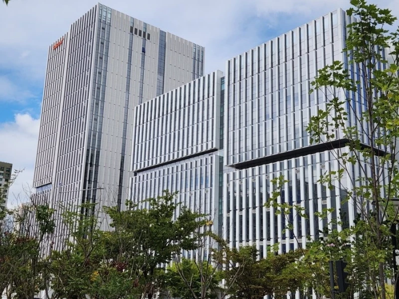 송도 건설중인 기업 사옥들-10