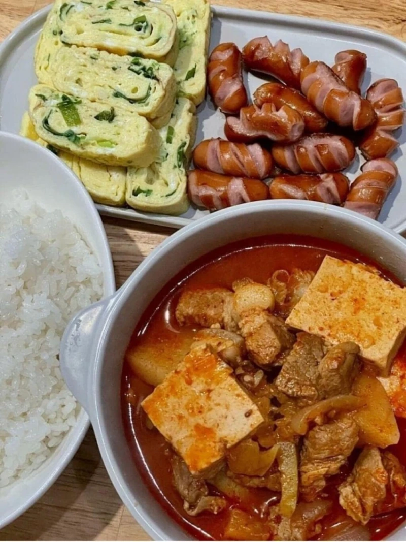 한국인이라면 무조건 환장한다는 식단 