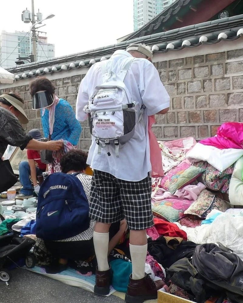 해외에서 화제 된 동묘 할아버지들 패션-6