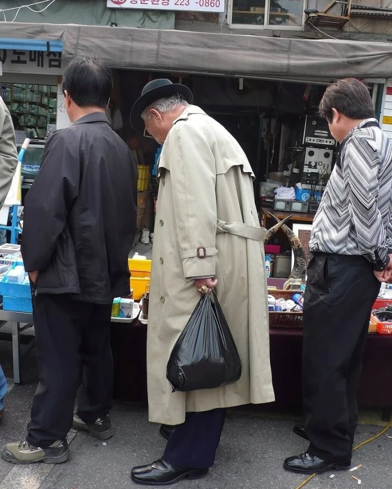 해외에서 화제 된 동묘 할아버지들 패션-8