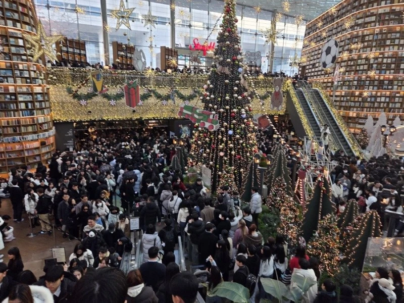 실시간 코엑스 인파 근황 ㄷㄷ-7