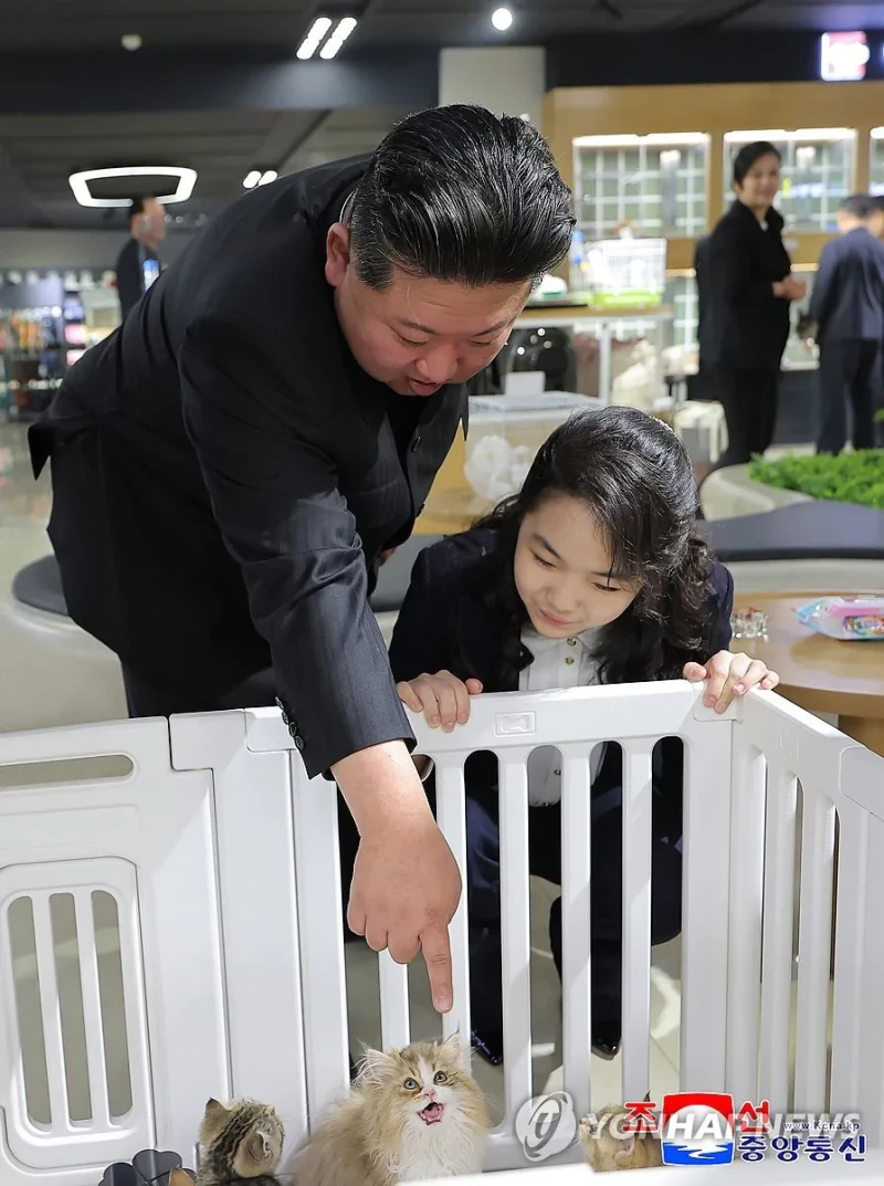 이 와중에 북한 김정은 근황-3