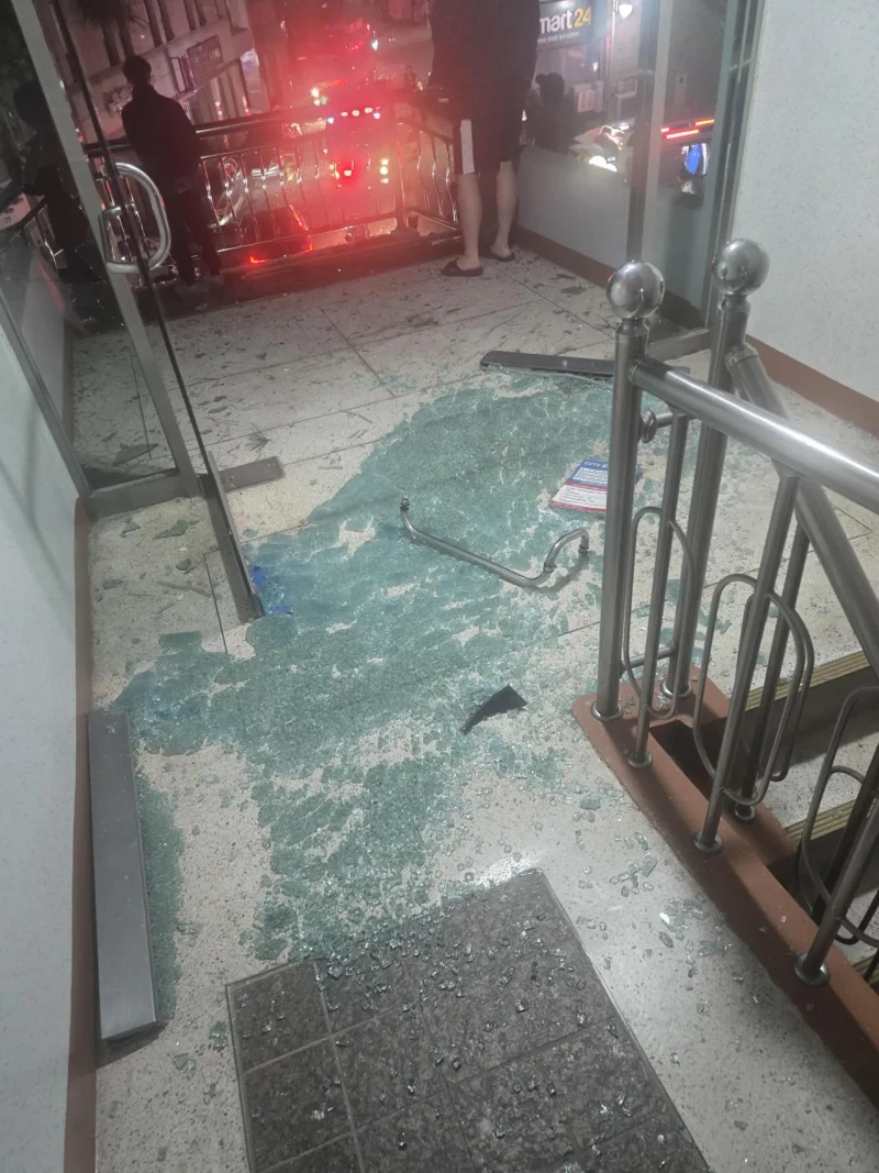 흡사 전쟁터를 방불하는 청주 폭발사고 현장-4