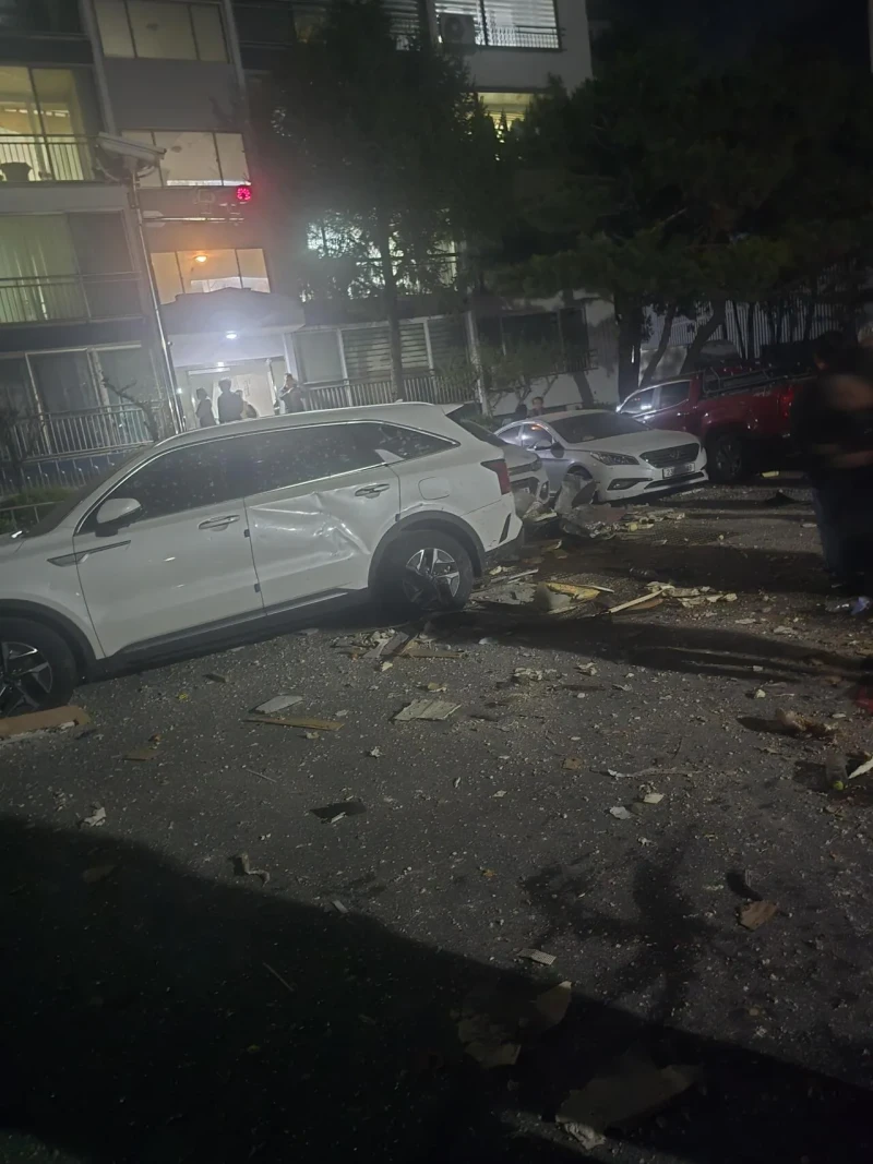 흡사 전쟁터를 방불하는 청주 폭발사고 현장-5