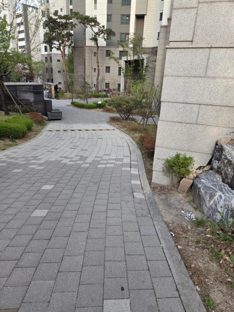 아파트 단지안 흡연충들짓 보소 