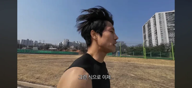 운동 선수에게 뒷돈을 요구한 상무 관계자 -10