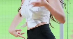 타이트한 뒤태 라인 김도아 치어리더