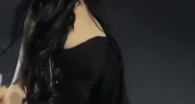 카리나 타이트한 검정 드레스