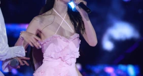 흘러내릴뻔한 유빈