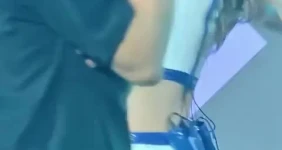 끼부리는 예나 엉밑